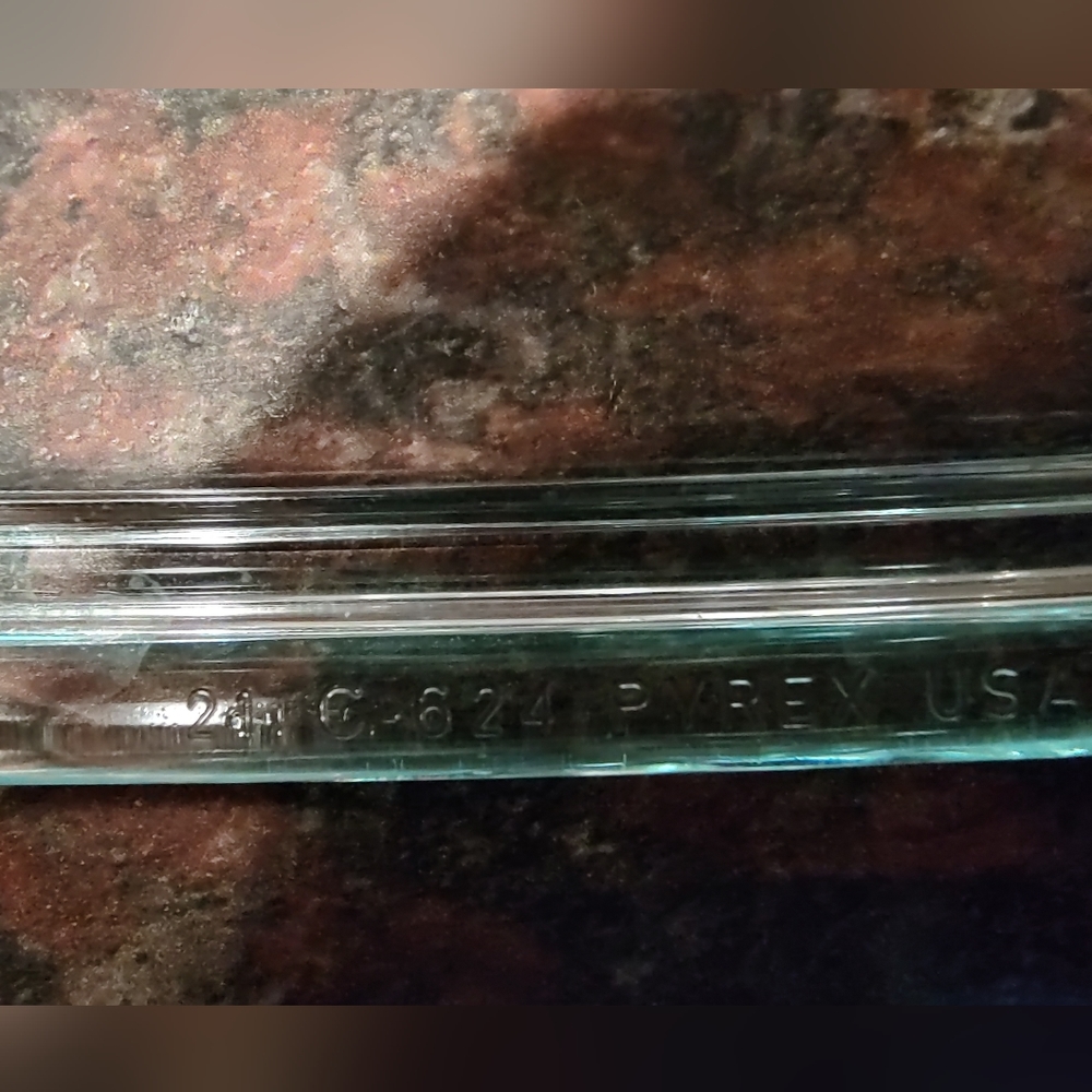 Pyrex Dish 2qt. - Picture 2 of 2
